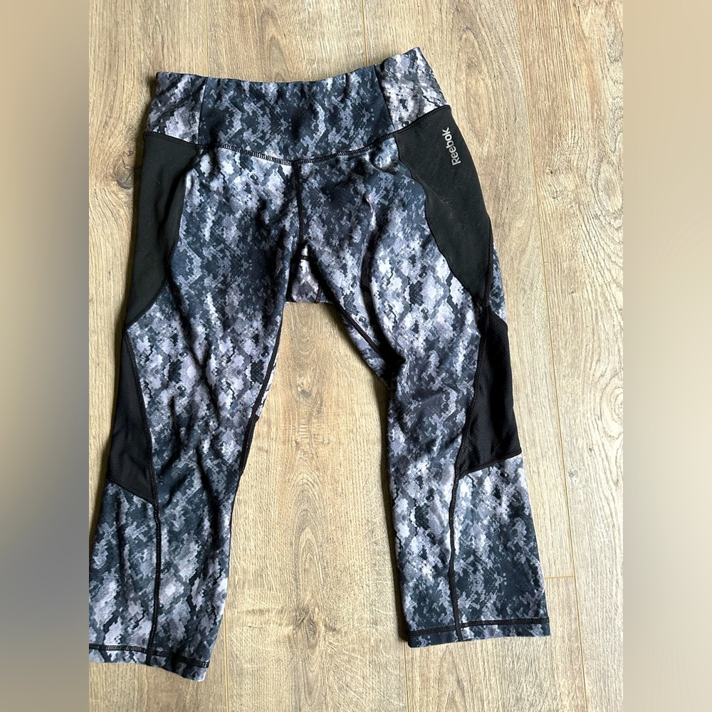 Reebok capri workout pants